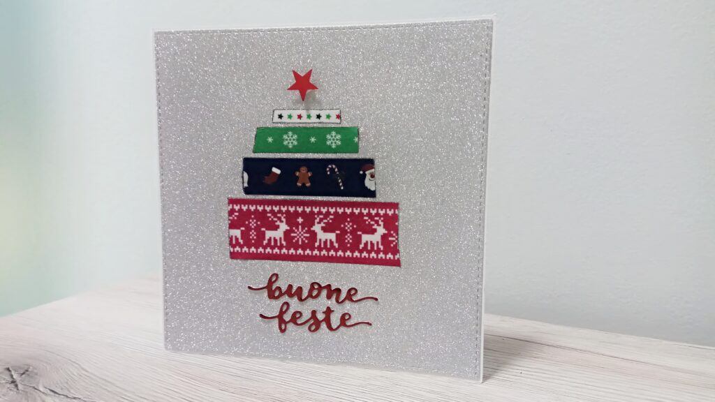 Card natalizia sberlucciante con albero washi tape stilizzato